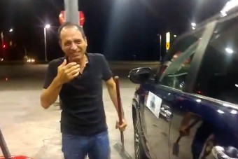 Rejtélyes bőgésen röhögtek egy benzinkúton