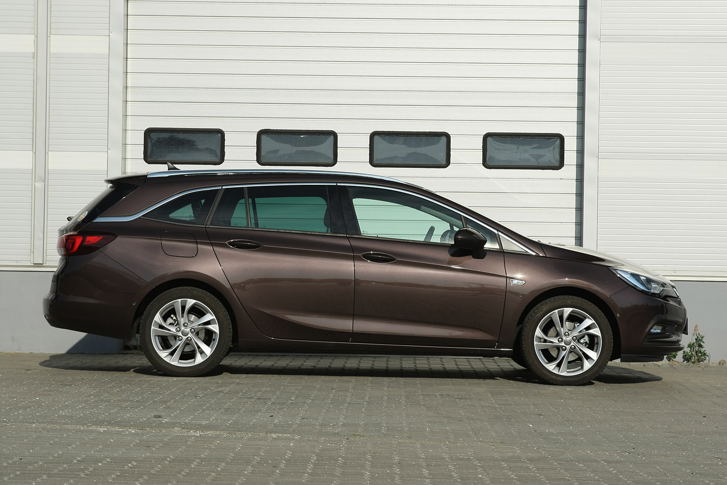 Astra kombi: Kényelmes, csendes családi Opel 6