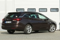 Astra kombi: Kényelmes, csendes családi Opel 58