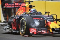 F1: Hamiltonnak nincs ellenfele Bakuban 61