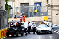 F1: Hamiltonnak nincs ellenfele Bakuban 54