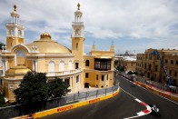 F1: Hamiltonnak nincs ellenfele Bakuban 51