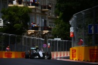 F1: Hamiltonnak nincs ellenfele Bakuban 49