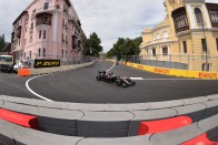 F1: Hamiltonnak nincs ellenfele Bakuban 45