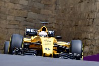 F1: Hamiltonnak nincs ellenfele Bakuban 39