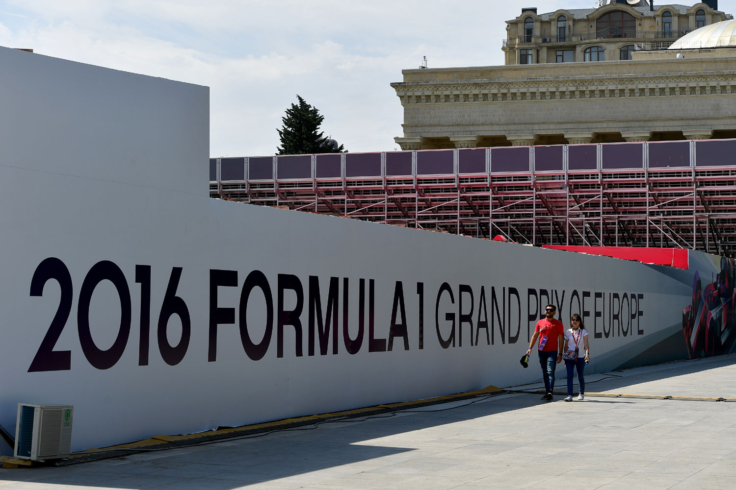 F1: Hamiltonnak nincs ellenfele Bakuban 5