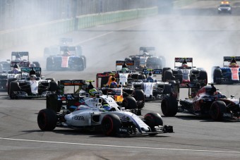 F1: Ezért nem volt káosz a bakui pályán