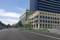 F1: Járd körbe az új utcai pályát! 32