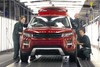 Óriási globális visszaesés jön az autógyártásban