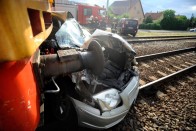 Megrázó fotókon a táborfalvi vasúti tragédia 10