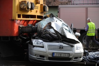 Megrázó fotókon a táborfalvi vasúti tragédia