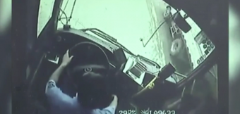 Saját életét áldozta utasaiért a buszvezető