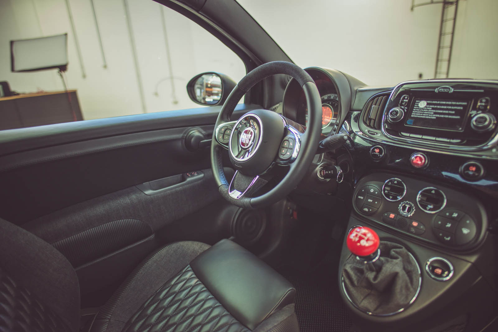 Divatpápának építettek Fiat 500-ast 10 Divatpápának építettek Fiat 500-ast 10