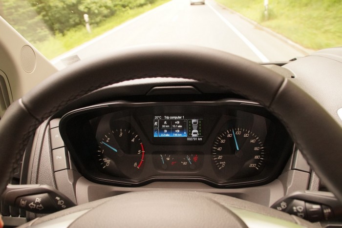 90-nél 1600 körül forog a főtengely percenként