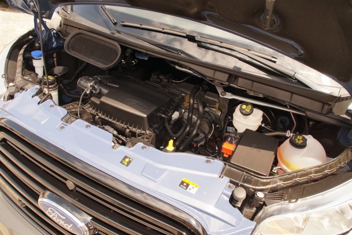 A Transitban keresztben is, hosszában is állhat az új motor