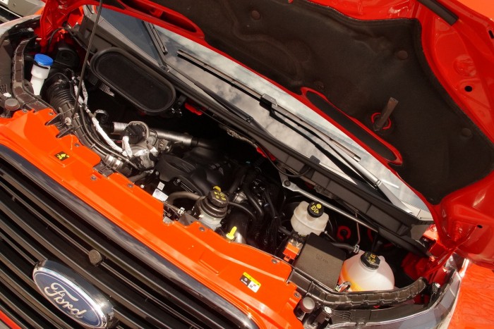 A Transitban keresztben is, hosszában is állhat az új motor