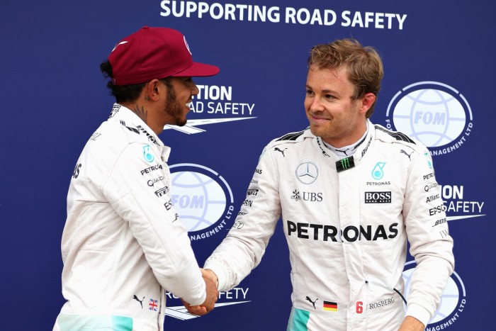 F1: Tombolt a hazudós Hamilton, szétverte a szobáját