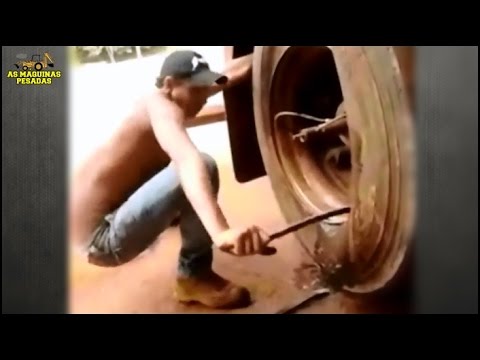 1:40 alatt cserél teherautó kereket a szupermelós