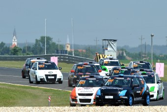 Hőség és gumigondok színesítették a Swiftek versenyét