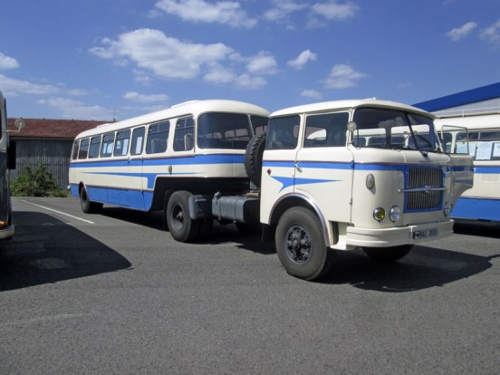 Ez a hétvége a KGST-buszoké lesz 2 Skoda 706 RTTN buszos pótkocsival.