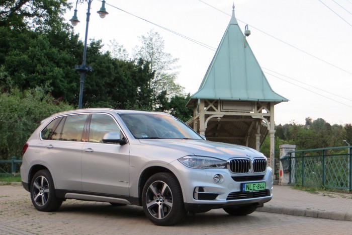 Amíg rásegít a villanymotor, 6,8 mp a gyorsulás százra, amikor nem, akkor is megvan 8,6 mp alatt