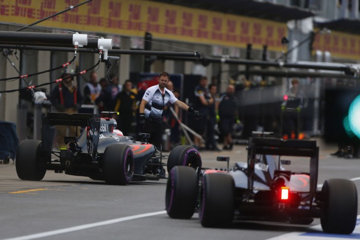 F1: Alonsót Button húzta be a Q3-ba