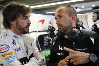 F1: Alonso nem megy a Mercedeshez