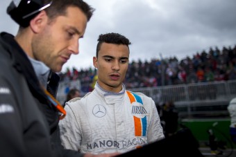 F1: Sérülés miatt kimarad a tesztről a Mercedes-ifjonc?