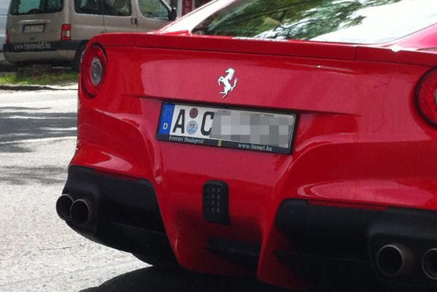 Meglepetésbetűvel jön az új rendszám 4 külfrendszFerrari1000JÓÓ