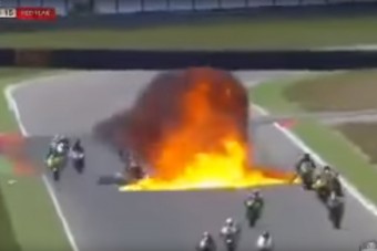 Ez történik, amikor a tank felrobban a pálya közepén