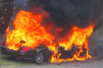 Vezetés közben gyújtotta fel magát a férfi