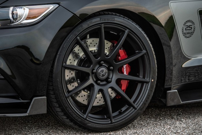 Egy Mustang, amilyet még nem láttál 21 15 collos a Brembo-fékrendszer