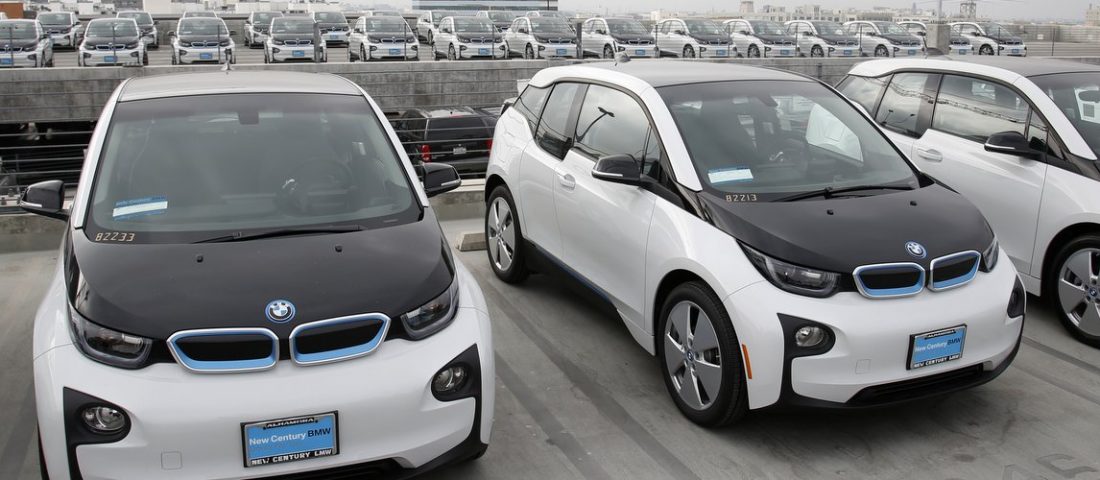 Száz BMW-t kapott a rendőrség