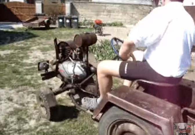 A magyar falusi lét tipikus pillanata csettegővel