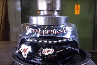 Nincs semmi, amit 130 barral ne lehetne szétroncsolni