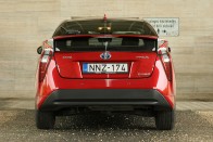 Toyota Prius: ez tényleg 4 litert fogyaszt 70