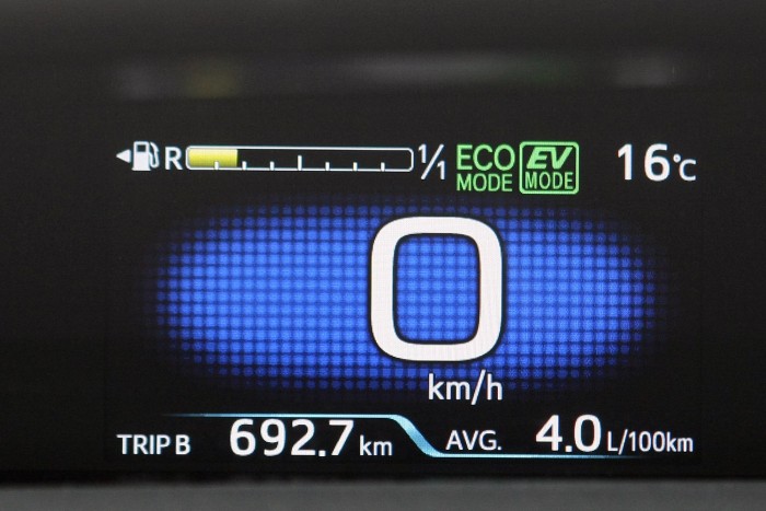 A fedélzeti számítógép 4 literes átlagot sejtett