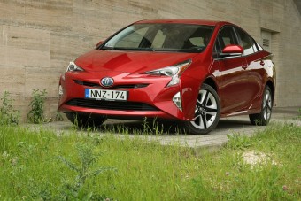 Toyota Prius: ez tényleg 4 litert fogyaszt