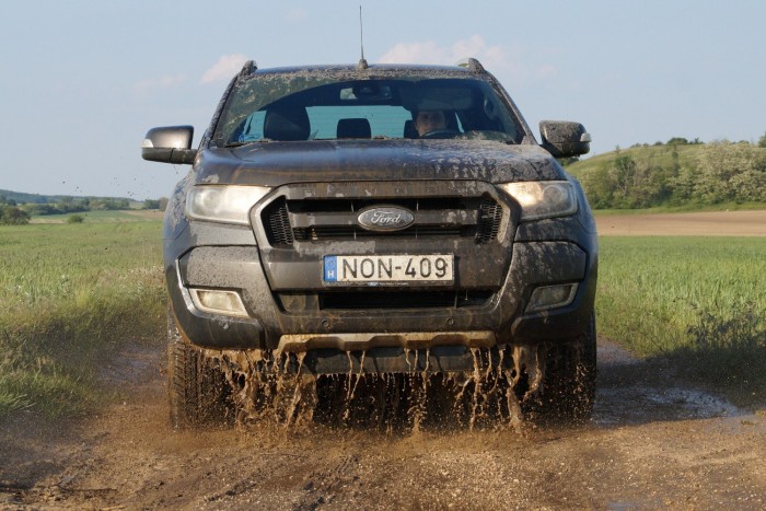 23 centis hasmagasságával a sáros földutak királya