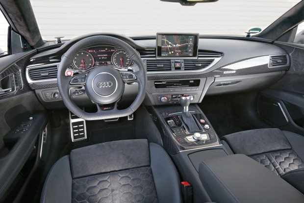 BMW vagy Audi jobb 600 lóerővel? 2 Az ülés mintázatát a ruhánkon is könnyedén kivehető
