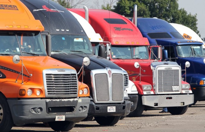 Drasztikusan csökkentenék a teherautók üzemanyag-felhasználását