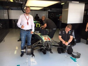 F1: Titkokat láthatott magyar pilóta a Mercedes garázsában