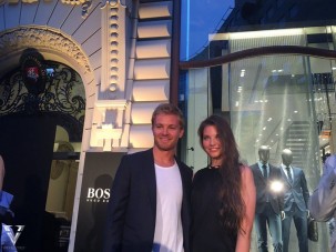 Magyar versenyzőlánnyal találkozott Rosberg