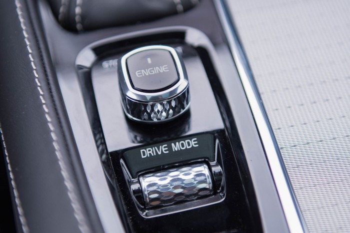 Volvo XC90 R-Design - model year 2016