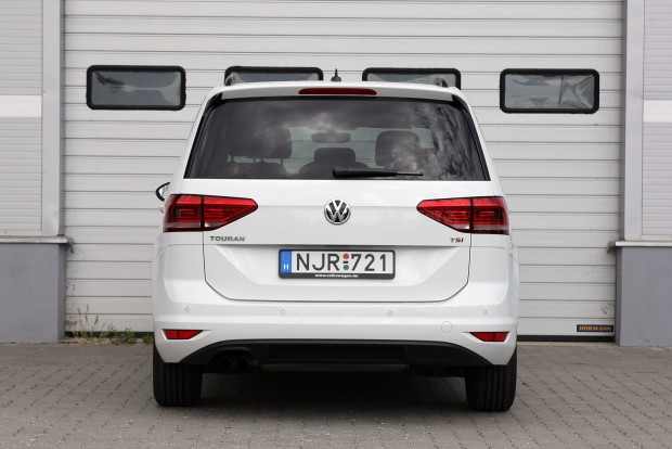 Veszélyeztetett faj: VW Touran 9 Magasra nyílik a csomagtartó ajtaja