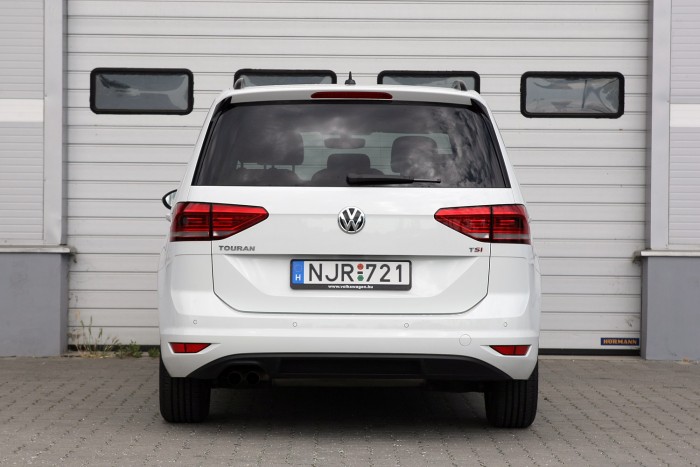 Veszélyeztetett faj: VW Touran 10 Magasra nyílik a csomagtartó ajtaja