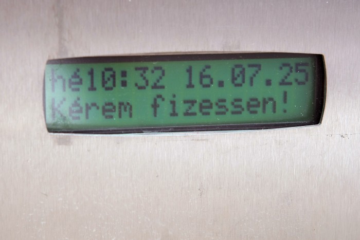 Nem kéne eltörölni Magyarországon a fizető parkolást?