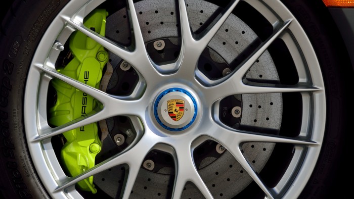 Borzasztóan sokat ér ez a 2 kilóval könnyebb 918-as Porsche 6 | Vezess 2015-porsche-918-spyder-weissach-auction (6)