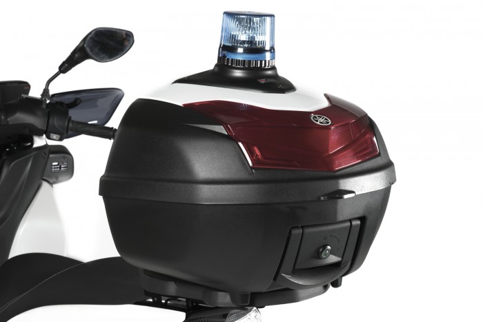 Három keréken nyomul az új zsarurobogó 6 | Vezess 2016_YAM_MW125P_EU_W_DET_010