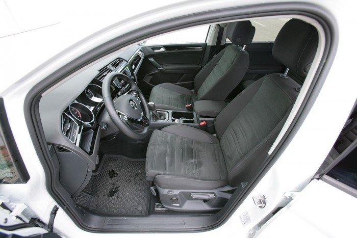 Veszélyeztetett faj: VW Touran 4 Kényelmes ülések, remek üléshelyzet
